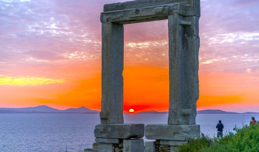 Amazing,Sunset,In,Naxos,,Cyclades,,Greece.,The,Incredible,Gate,(portara)